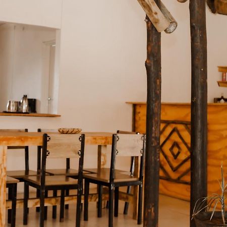 Leeville Guesthouse 카사네 외부 사진