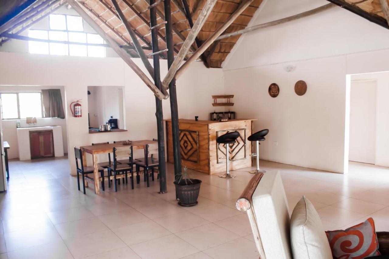 Leeville Guesthouse 카사네 외부 사진