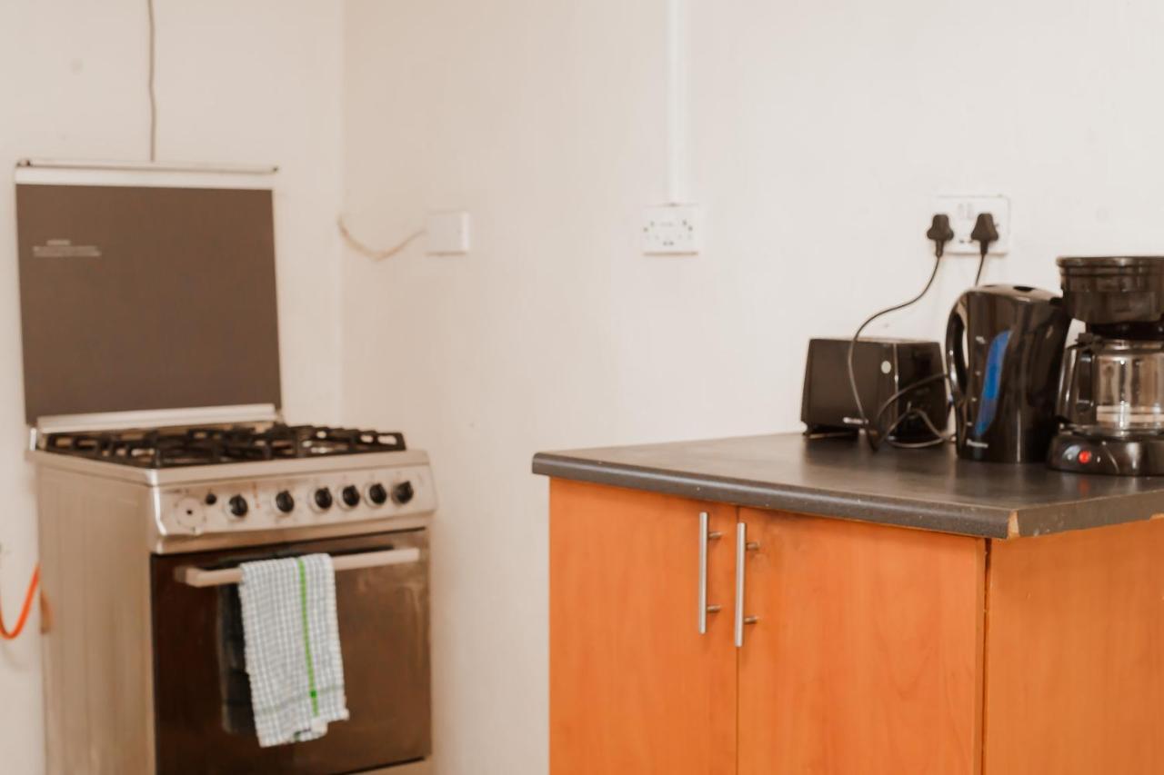 Leeville Guesthouse 카사네 외부 사진