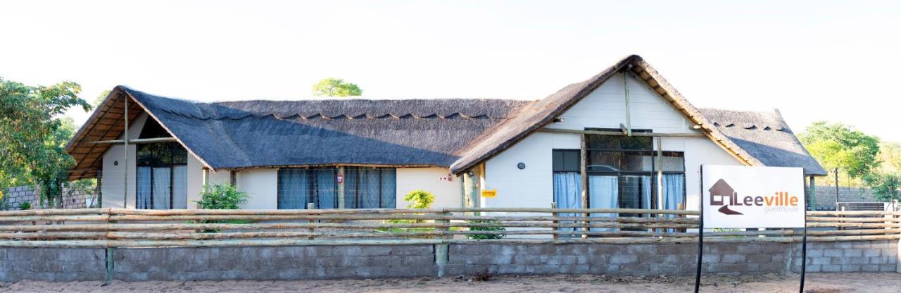 Leeville Guesthouse 카사네 외부 사진
